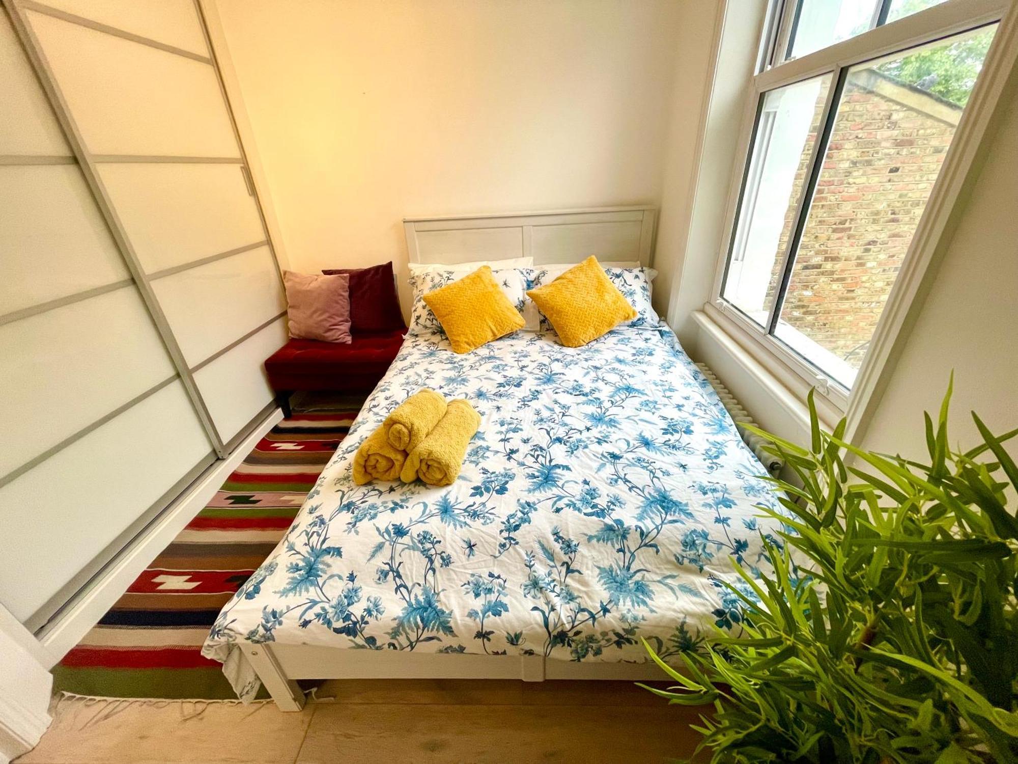 2 Beds Flat Chelsea West Brompton * Londra